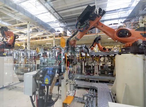 Mitsubishi predstavuje PLC radu MX so vstavanými nástrojmi umelej inteligencie